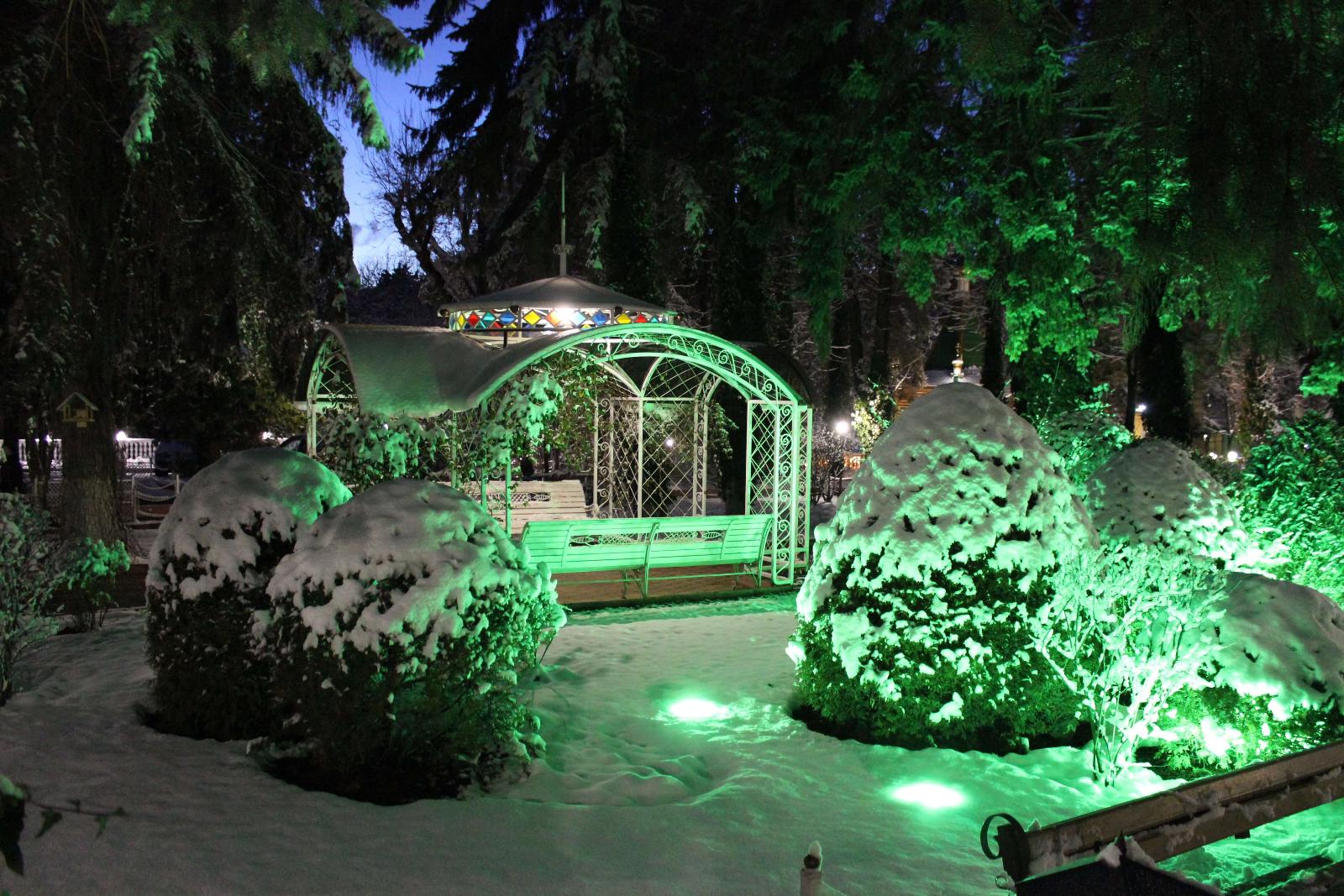 Беседка ночь зима